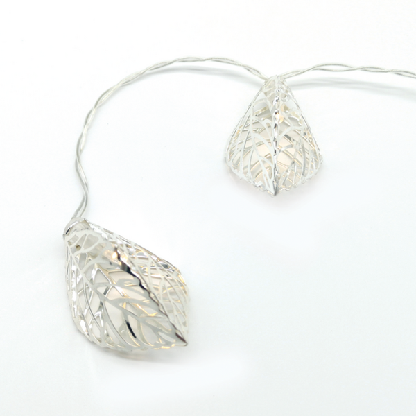 "METAL LEAVES" 10LED ΛΑΜΠΑΚ ΣΕΙΡΑ ΜΠΑΤΑΡ.(3xAA)ΘΕΡΜΟ ΛΕΥΚΟ ΑΣΗΜΙ ΜΕΤΑΛΛΟ IP20 135+30cm  ΔΙΑΦΑΝ ΚΑ