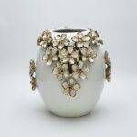 ΒΑΖΟ ΚΕΡΑΜΙΚΟ ΛΕΥΚΟ ΜΕ ΛΟΥΛΟΥΔΙΑ  23x23x25cm