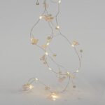 ΣΕΙΡΑ, 20 MINI LED, ΑΚΡΥΛΙΚΑ ΛΟΥΛΟΥΔΙΑ & ΠΕΡΛΕΣ, ΜΠΑΤΑΡΙΑΣ 2xAA, ΧΡΟΝΟΔΙΑΚΟΠΤΗ, ΑΣΗΜΙ ΧΑΛΚΙΝΟ ΚΑΛΩΔΙΟ, ΘΕΡΜΟ ΛΕΥΚΟ LED ΑΝΑ 7.5cm, ΠΡΟΕΚΤΑΣΗ ΠΑΡΟΧΗΣ 50cm, IP20
